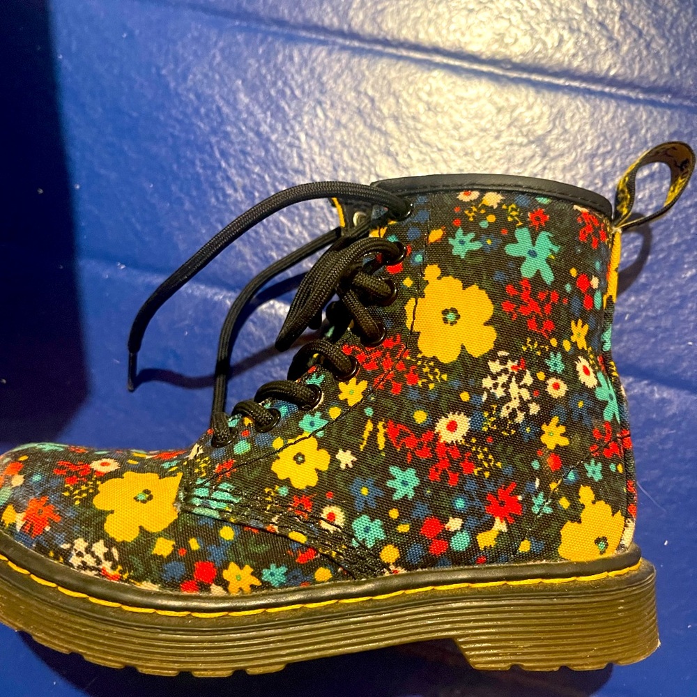 Dr. Martens. Toddler. Girls. Delaney Style. Wanderflora Print. 🌼 Size 11